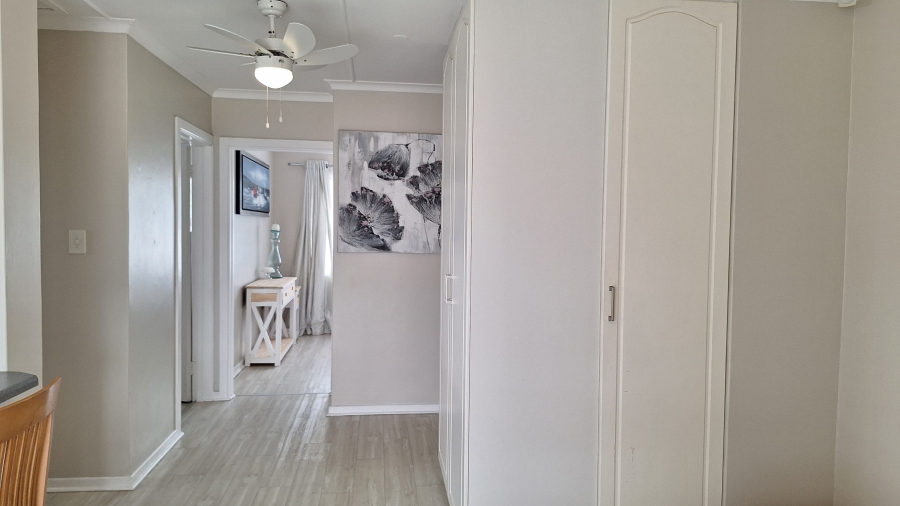 6 Bedroom Property for Sale in Gonubie Eastern Cape